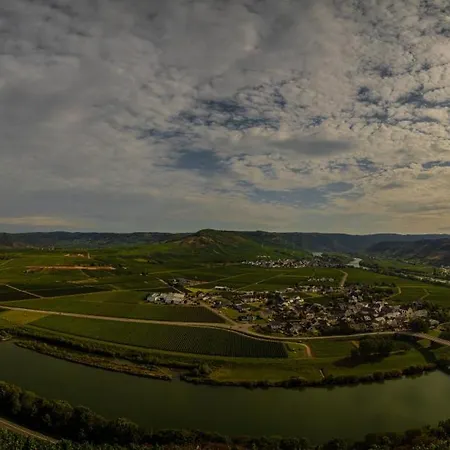 Ferienwohnung Moselherz - Urlaub Im Wein- Und Ferienort Bekond Exterior photo