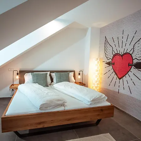 Ferienwohnung Moselherz - Urlaub Im Wein- Und Ferienort Bekond Exterior photo
